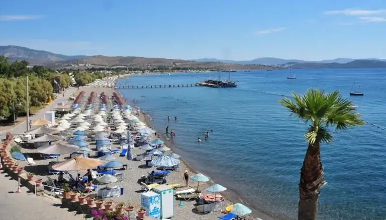 Yahşi Plajı, Ortakent Bodrum - uzun ve sığ kumsal